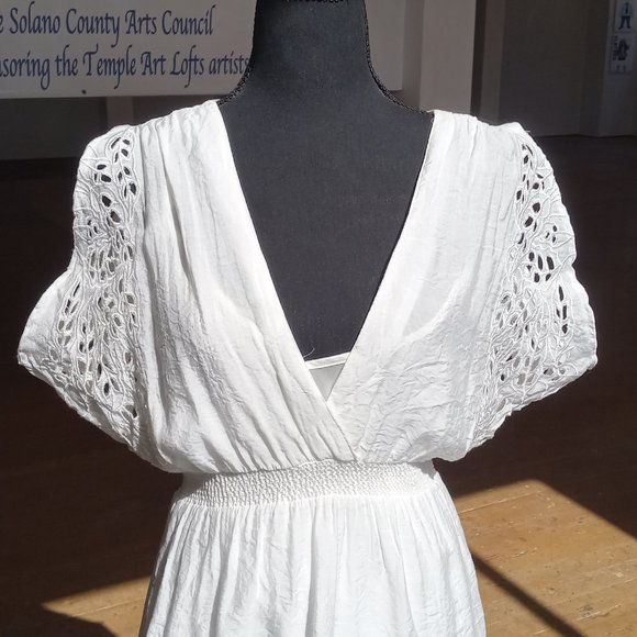 White laser etched lace mini dress - Picture 5 of 7